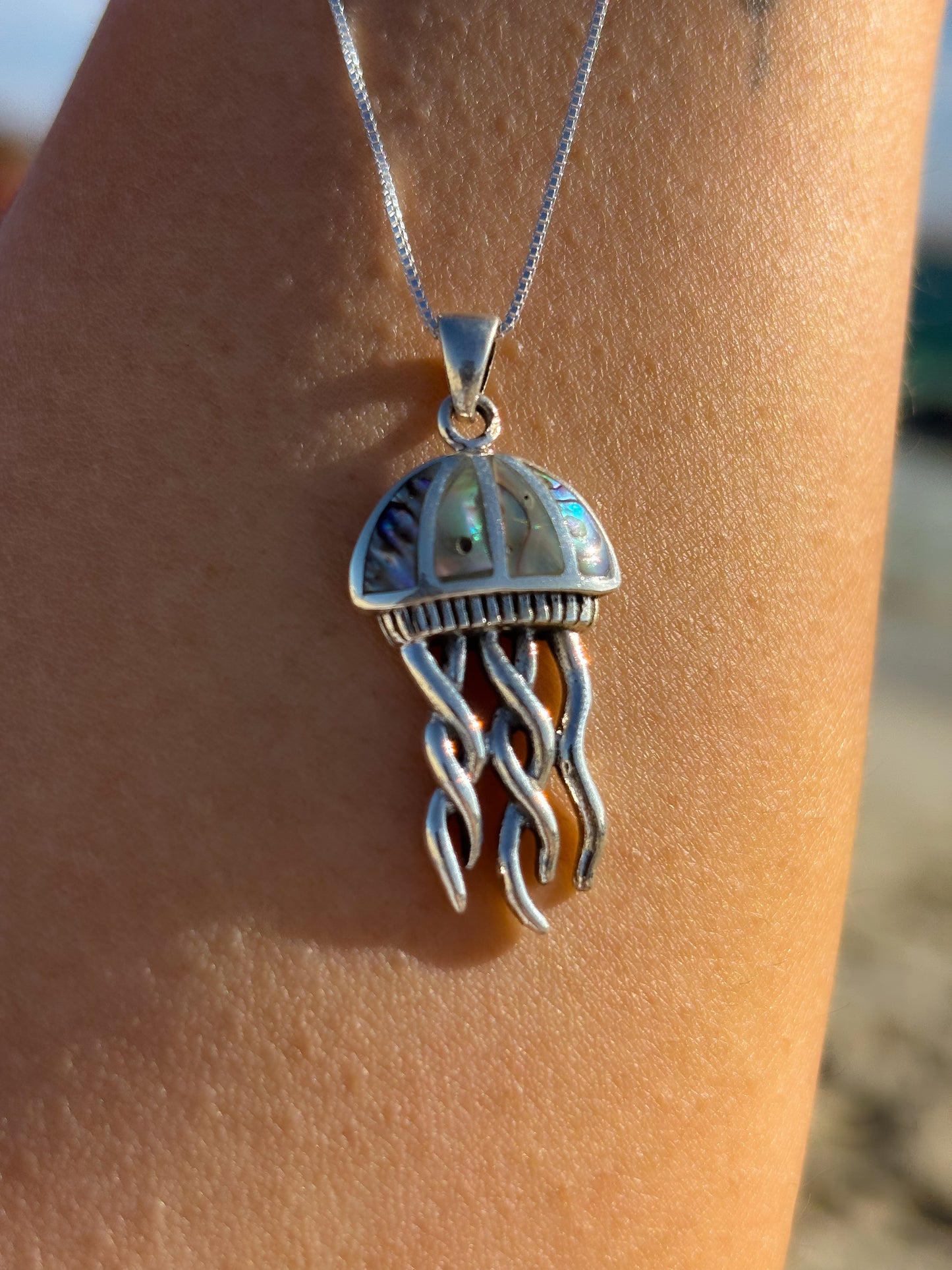 Collar de medusa con Abalón