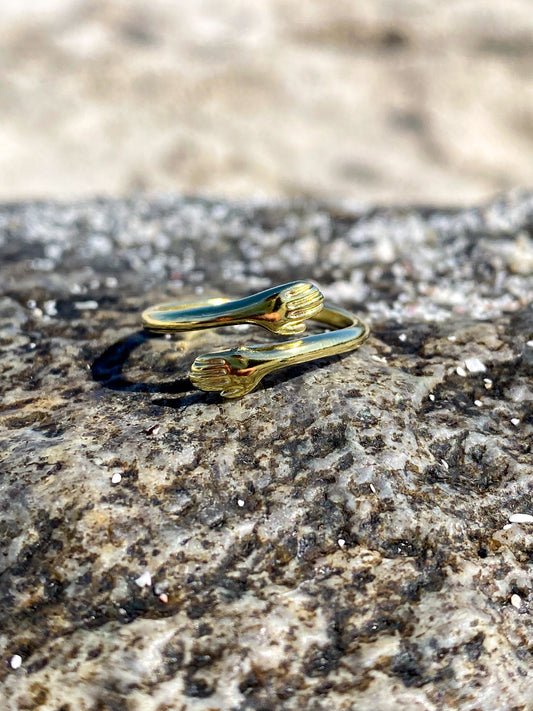 Anillo abrazo dorado