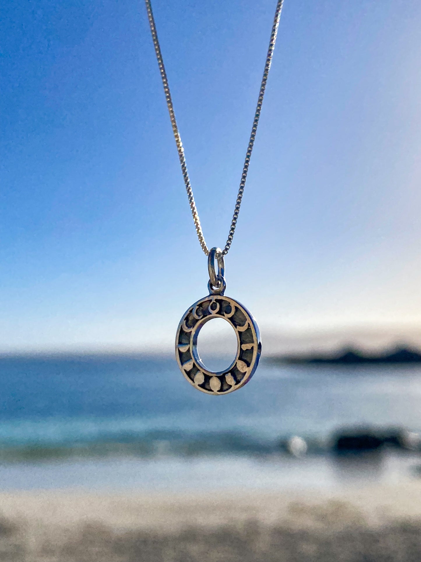 Collar circulo fases de la luna