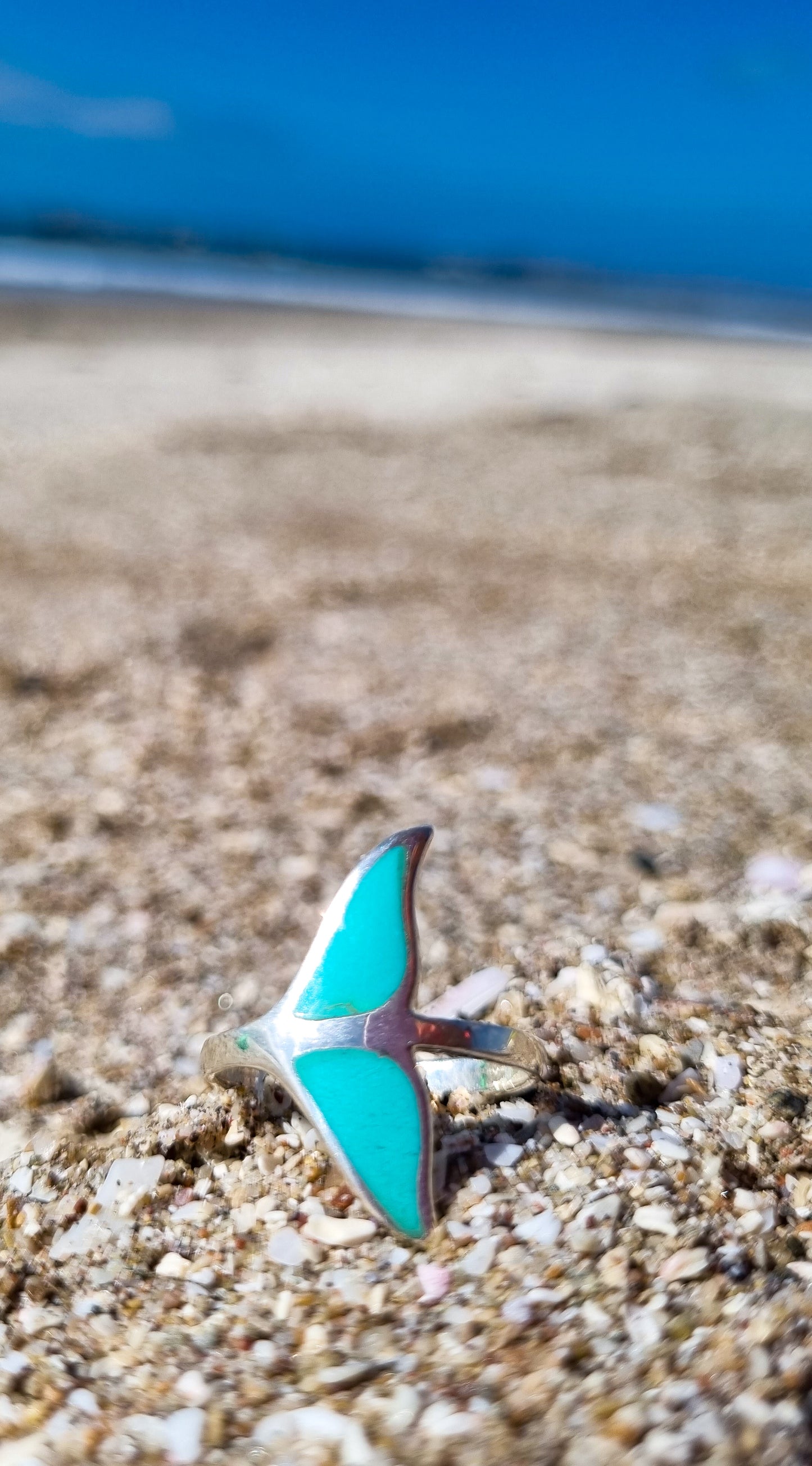 Anillo maxi cola de ballena turquesa celeste