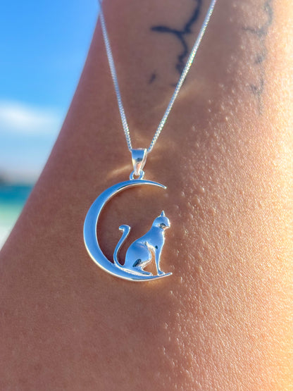 Collar gatito en la luna