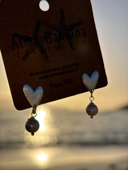 Aros de corazón con perlas de río