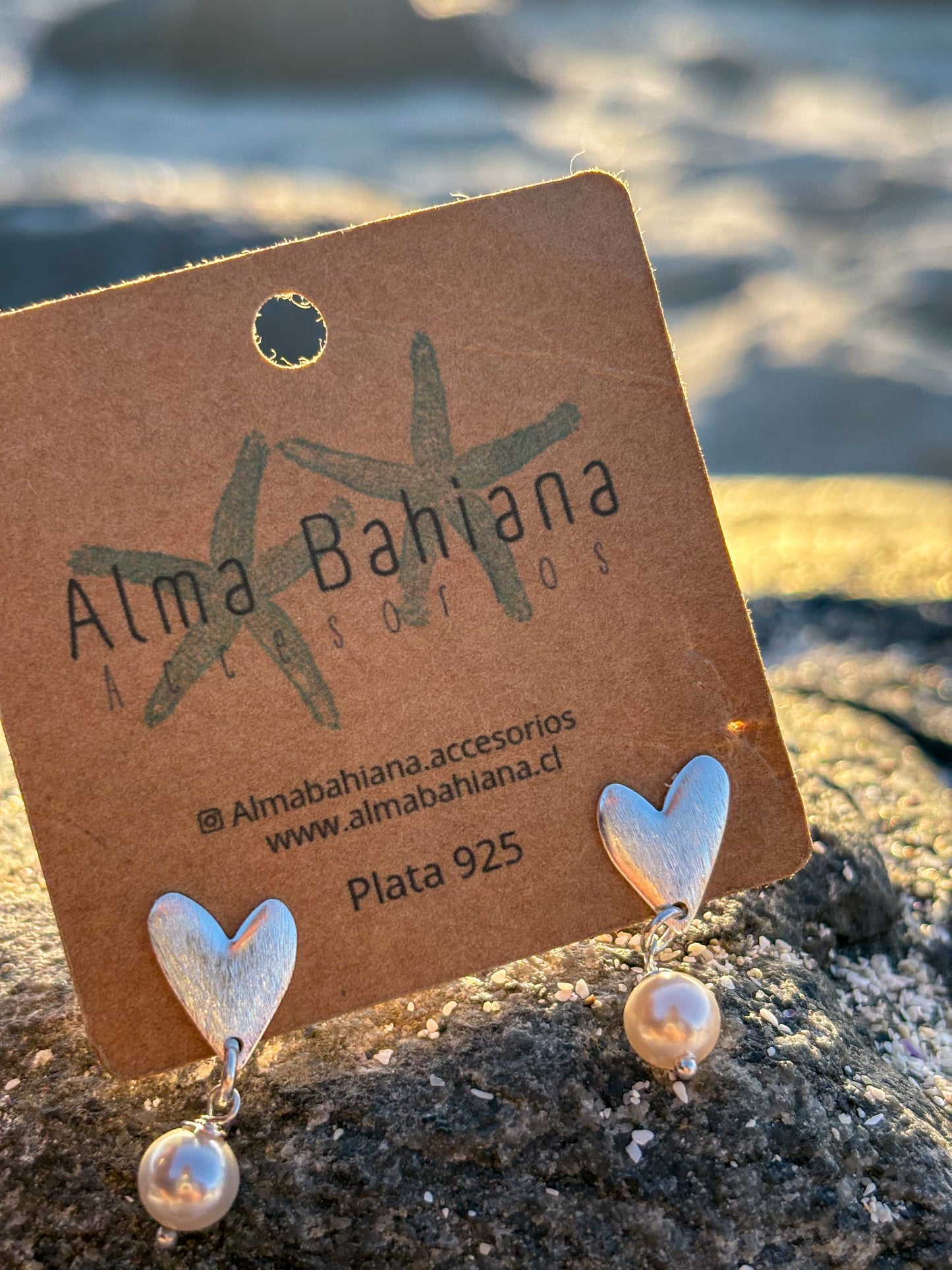 Aros de corazón con perlas de río