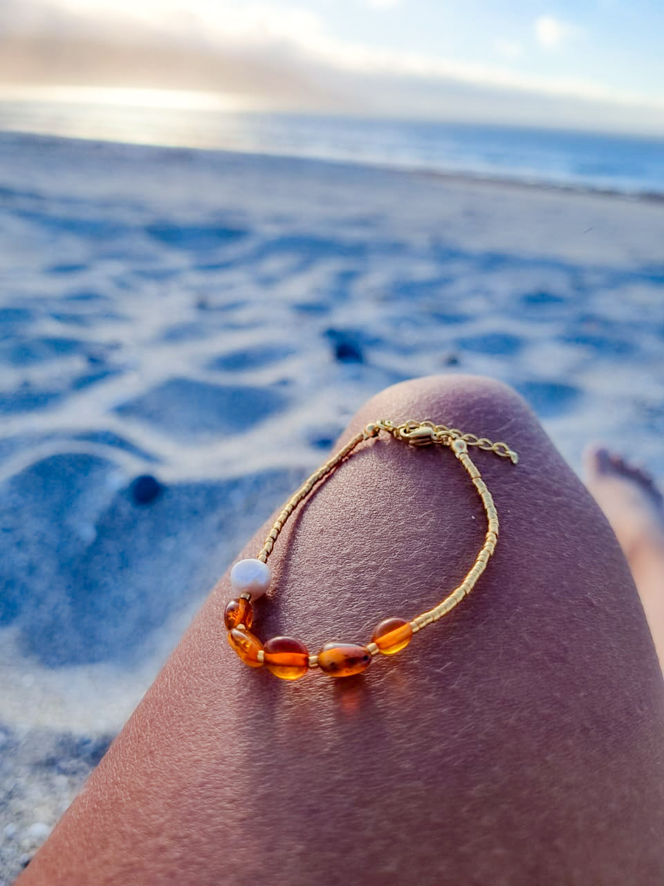 Pulsera con ámbar y perla de río
