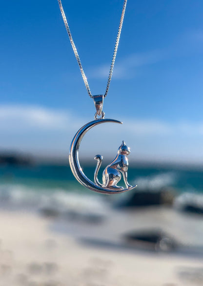 Collar gatito en la luna