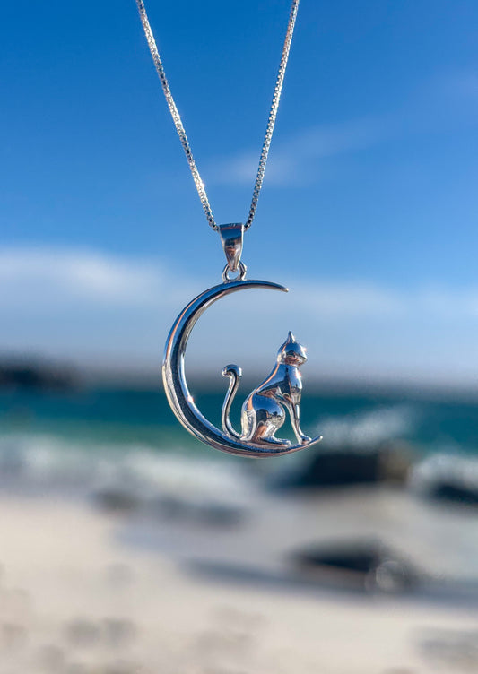 Collar gatito en la luna