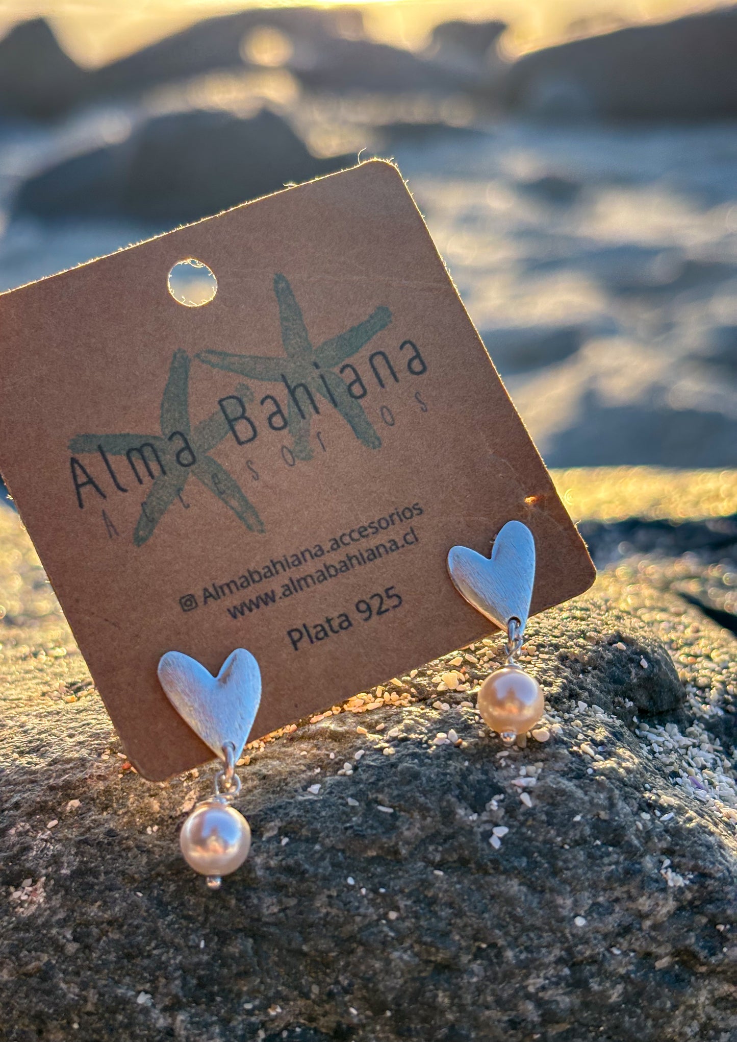 Aros de corazón con perlas de río