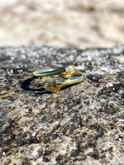 Anillo abrazo dorado