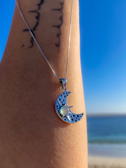 Collar luna con piedra calcedonia azul