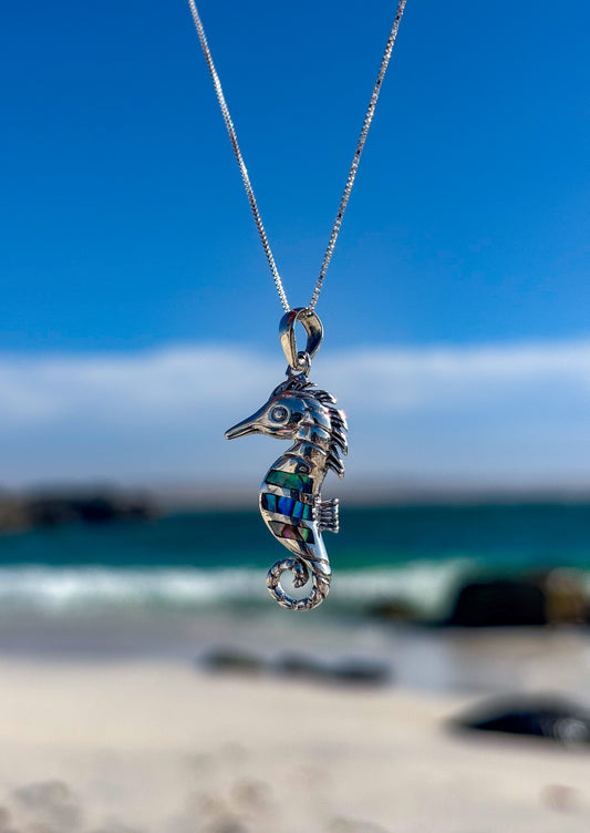 Collar caballito de mar con Abalón