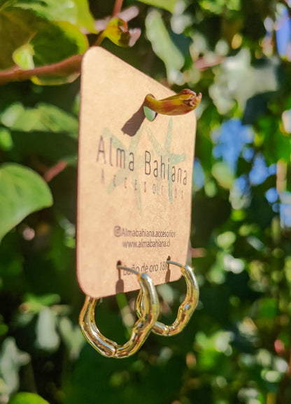 Argollas onduladas doradas