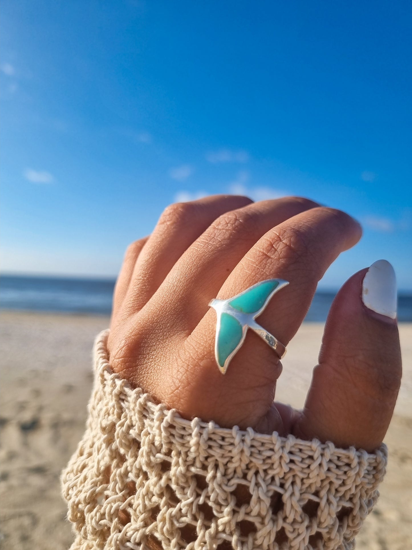 Anillo maxi cola de ballena turquesa celeste