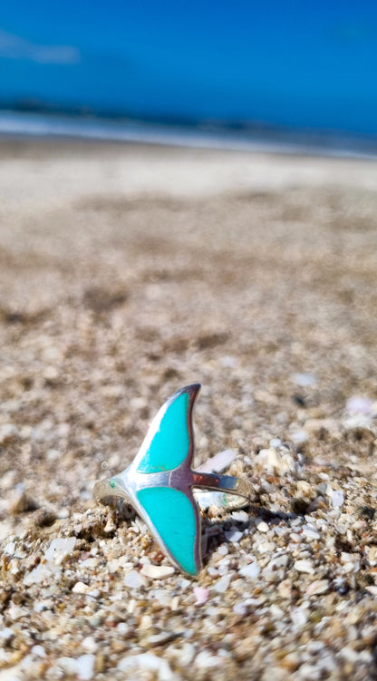 Anillo maxi cola de ballena turquesa celeste