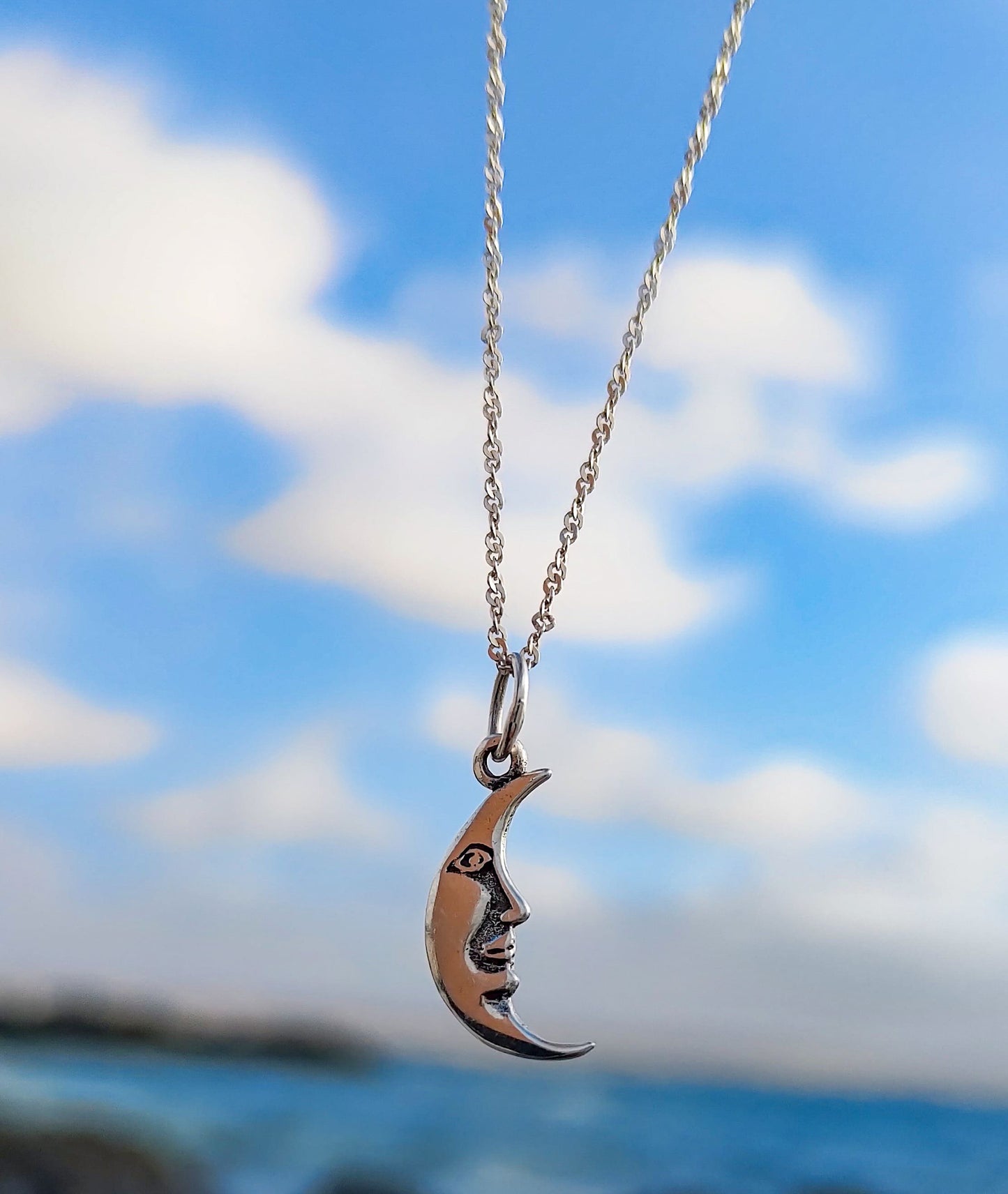 Collar luna cara