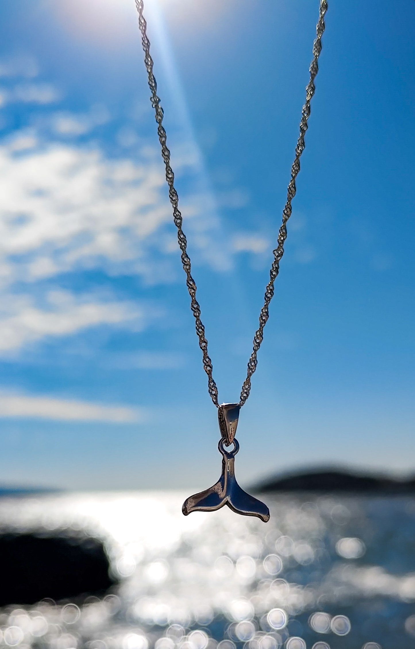 Collar cola de ballena