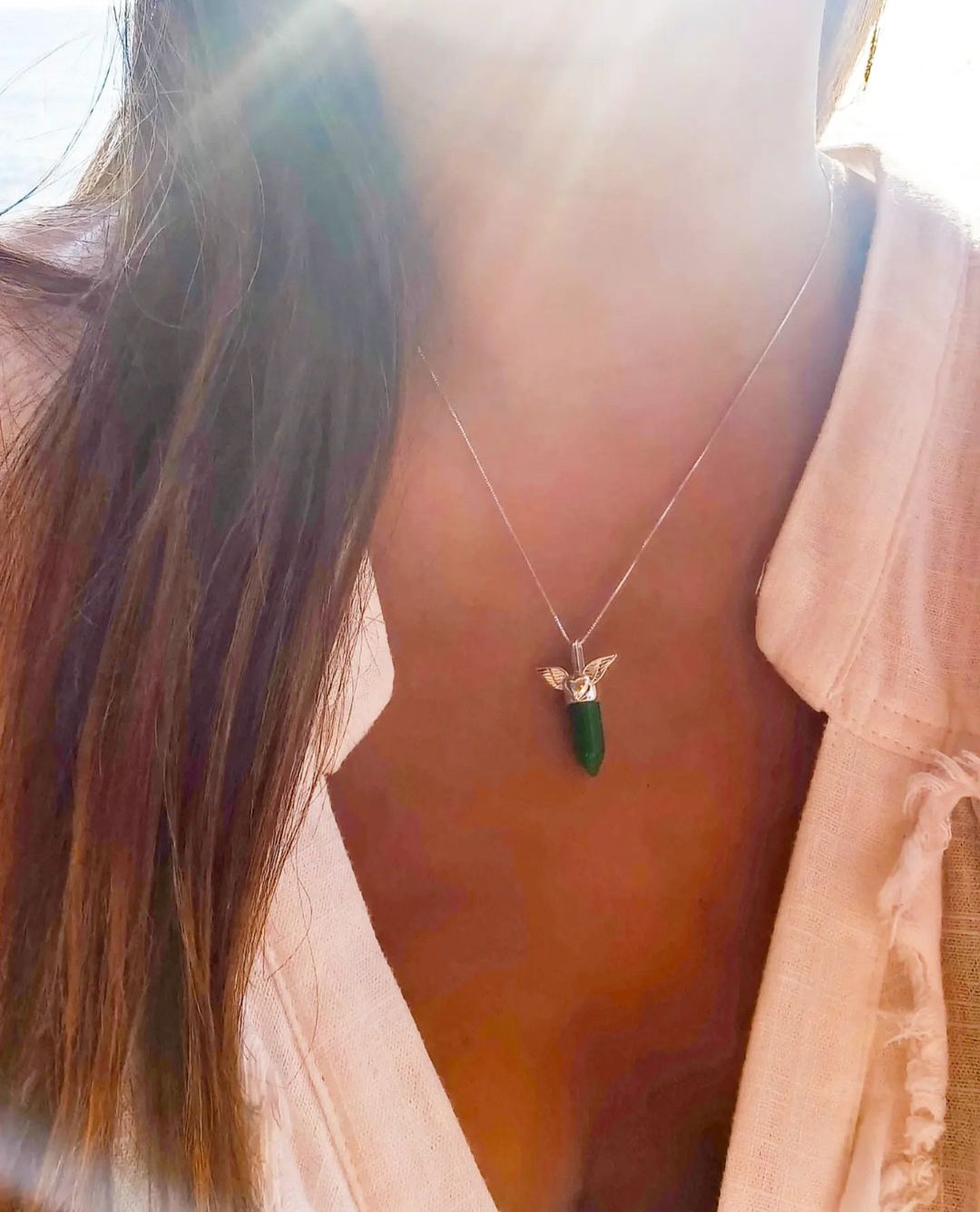 Collar corazón alado y piedra