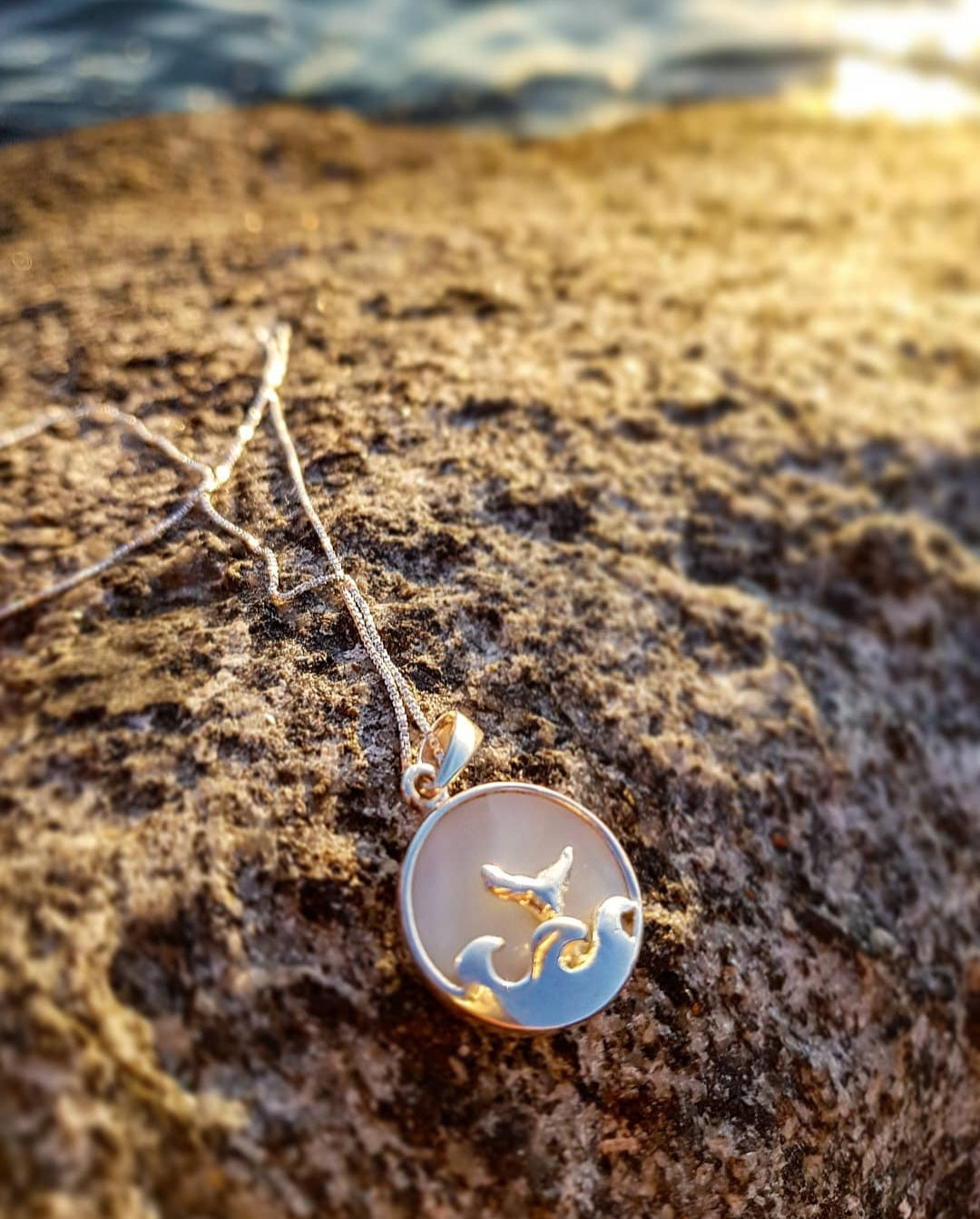 Collar cola ballena Nácar o Turquesa