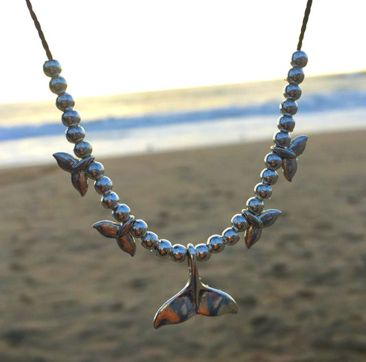 Collar fantasía colitas de ballena